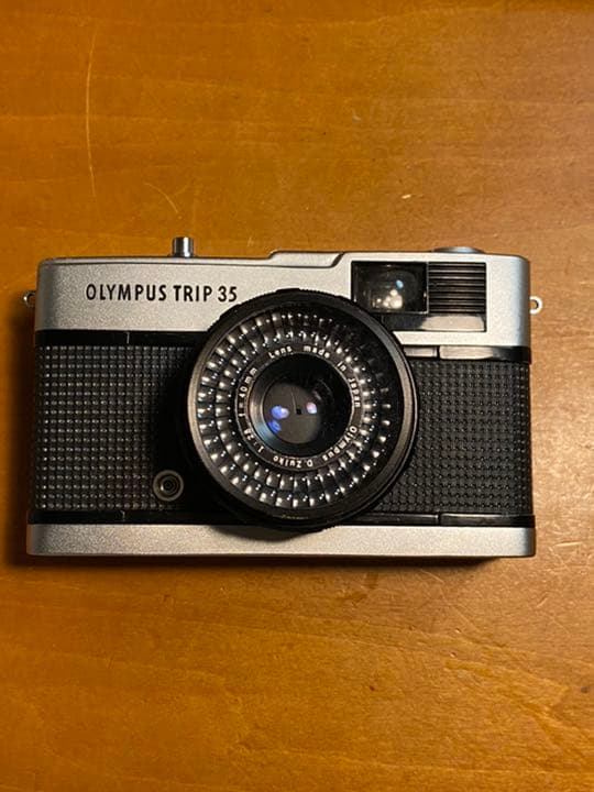 【値下げ】完動品　オリンパス フィルムカメラ トリップ35 完動品】レトロなフィルムカメラ オリンパスTRIP35 ベージュのポニーの