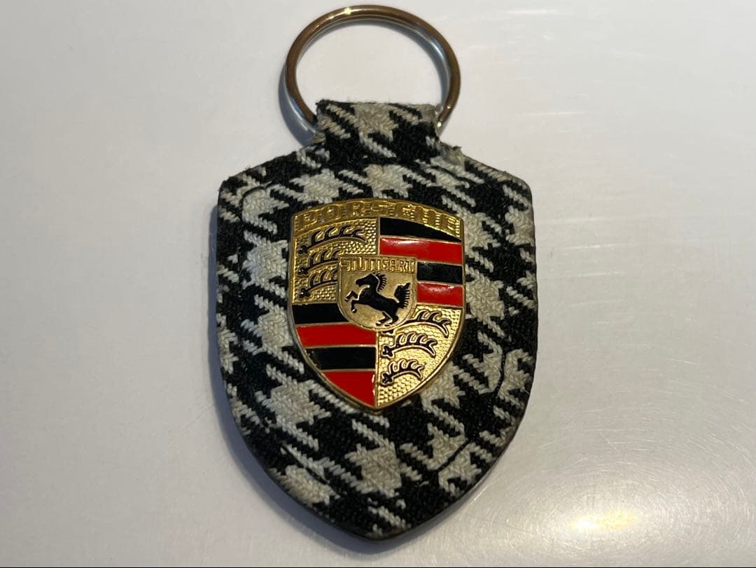 ポルシェ キーホルダー 千鳥格子 ぺピタ柄 - メルカリ