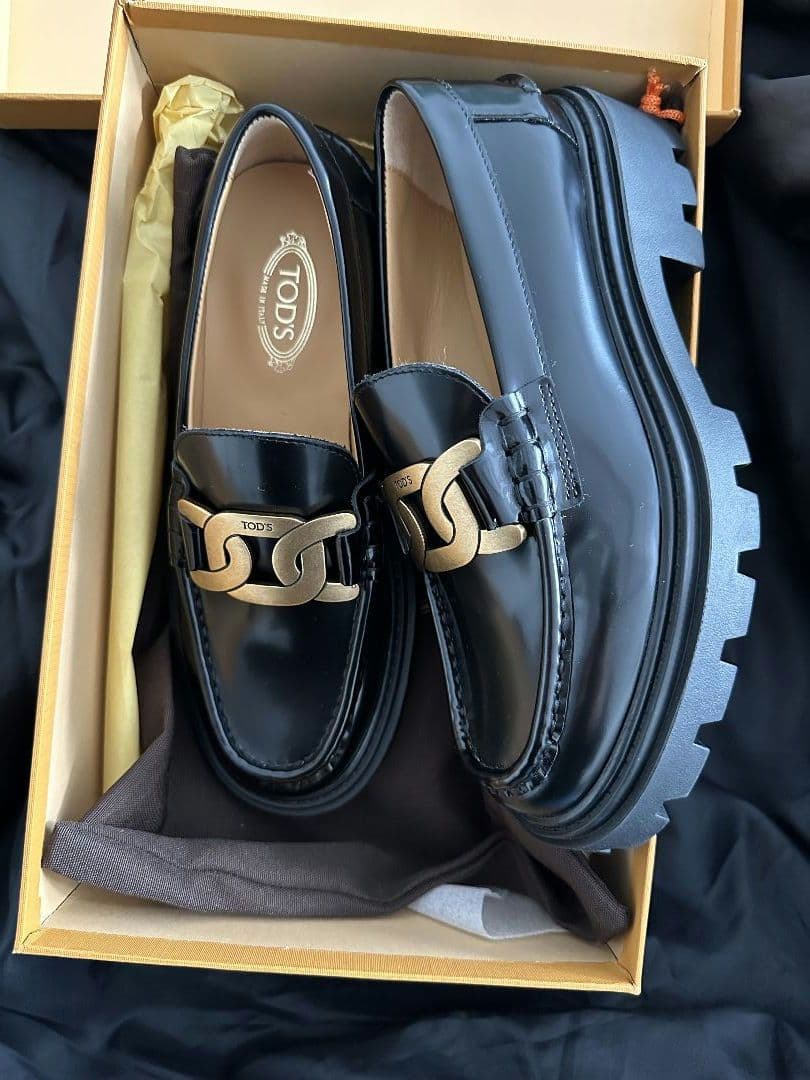 TOD'S ロゴ ケイト 黒 ローファー 厚底 37サイズ TOD'S（トッズ） TODS ケイト レザー ローファー ロゴ 厚底 レディース