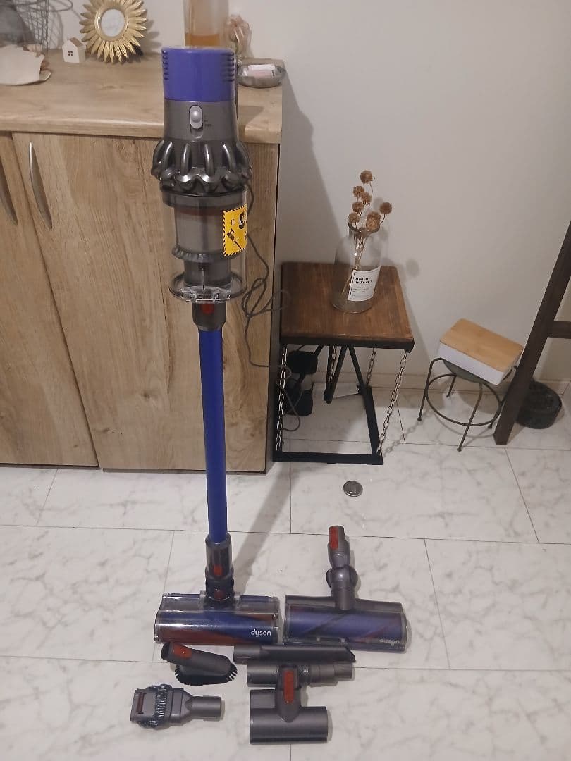 チ*か様 Dyson V10（SV12）ブルーパイプセット 動作良好品 付属品多 Dyson Cyclone V10 Fluffy (SV12 FF LF) | 掃除機 | ダイソン公式