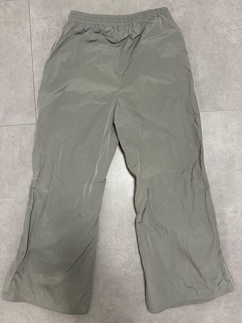 ルセラフィム LE SSERAFIM 2024 POP UP トラックパンツ