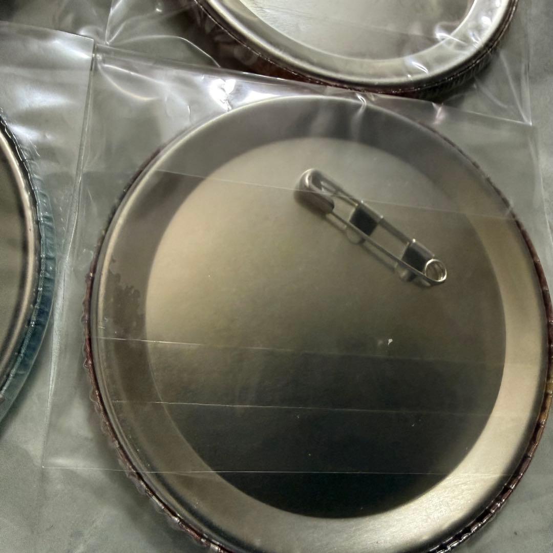 75mm 七つの大罪 トレーディング ホロ☆グラ 缶バッジ セット - メルカリ