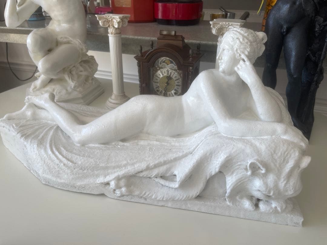 ローマ神話 ナイアド像 statue of a Naiad 58 cm Colonna Venus - Wikipedia