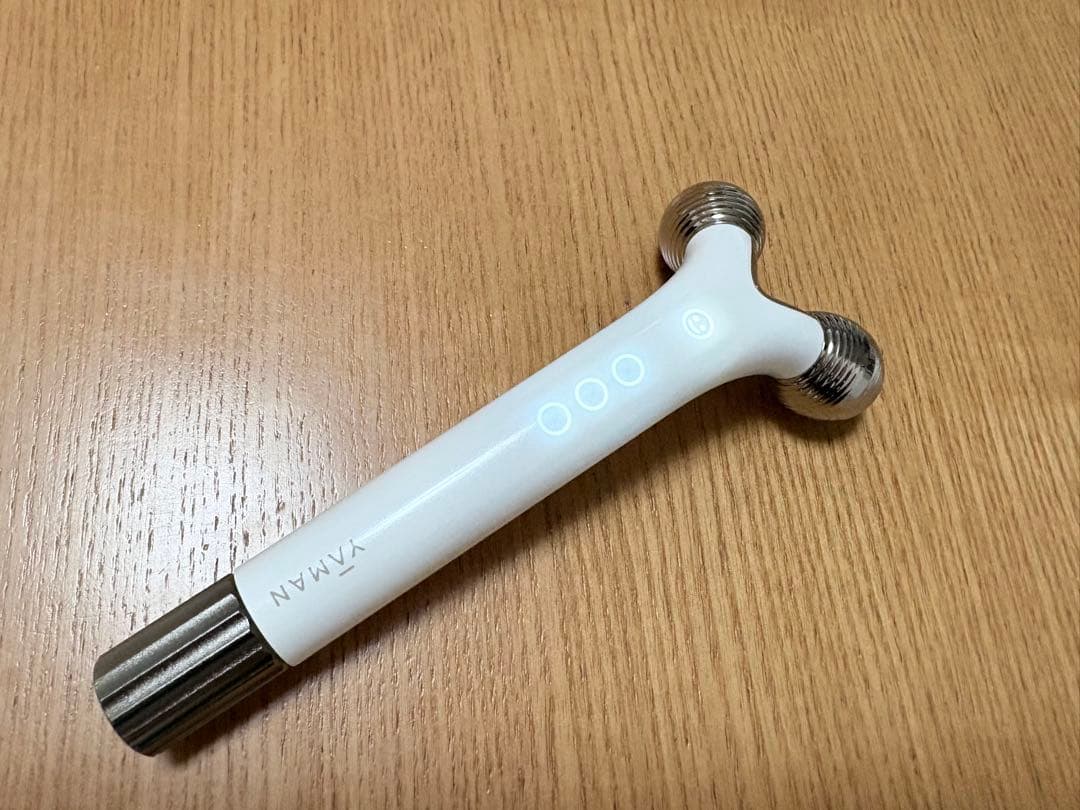 YAMAN 美顔器 充電器付き WAVY mini EP-16W美顔ローラー - メルカリ