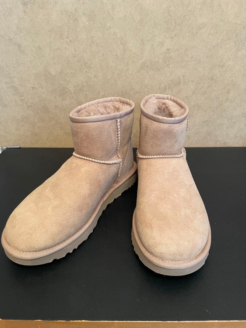 【未使用品】UGG Classic Mini ベージュ ショートブーツ UGG（アグ） Classic Mini Platform ムートンブーツ クラシック ミニ
