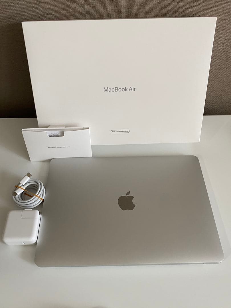 【美品】Apple MacBook Air 2020 M1 8GB/512GB Apple MacBook Air 13.3インチ Retinaディスプレイ Late 2020・M1