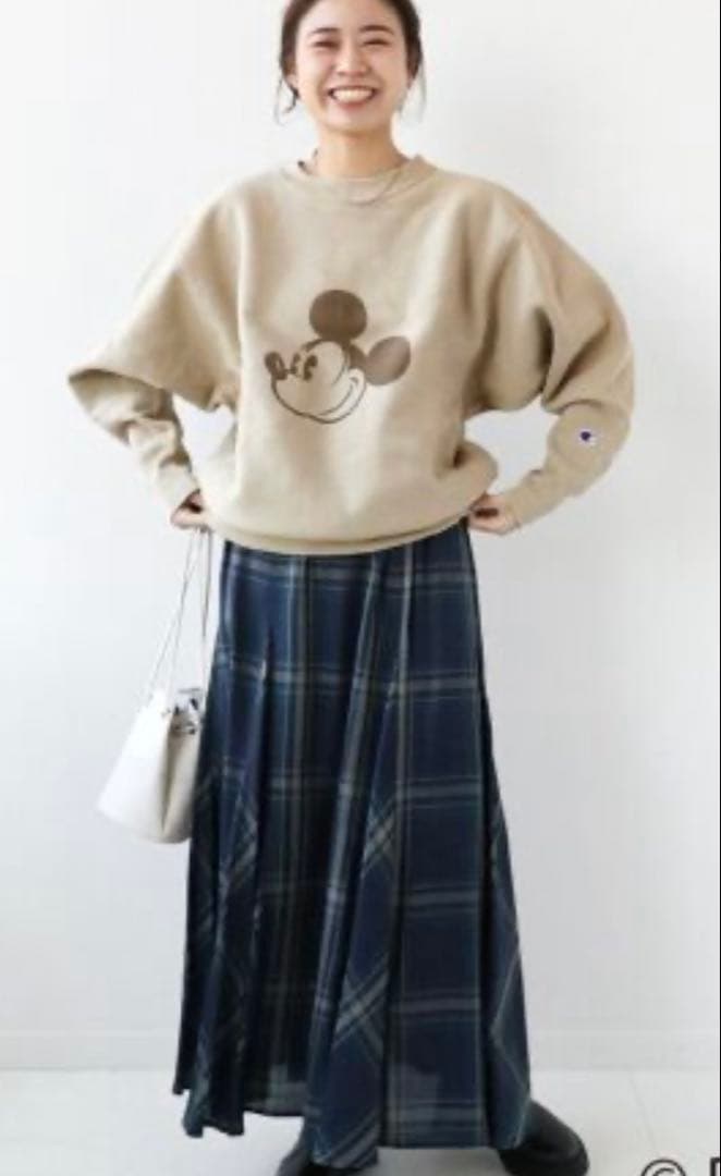 ジャーナルスタンダード トレーナー ベージュミッキーコラボ - メルカリ