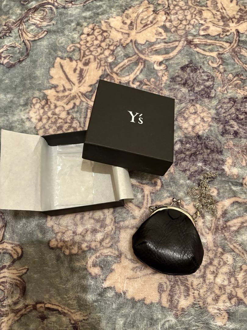 Y's】チェーンショルダーがま口ポーチ - メルカリ