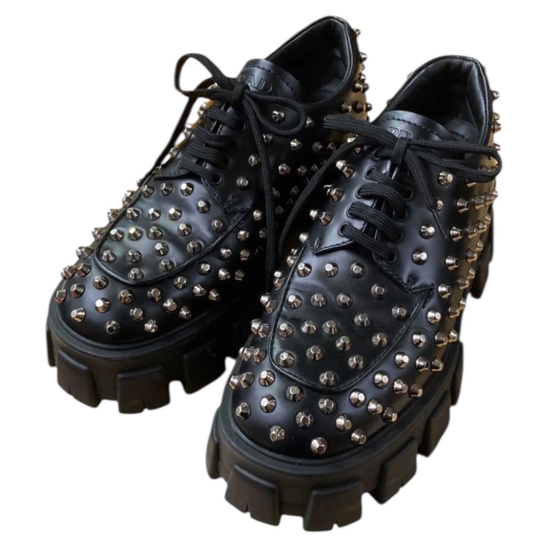 希少 PRADA プラダ モノリス スタッズローファー ブラック 37 24cm PRADA(プラダ) モノリス ブラッシュドレザー スタッズ装飾 ローファー