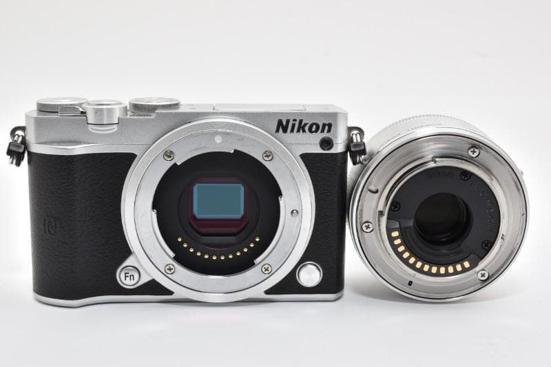 Nikon 1 J5, 1 NIKKOR 18.5mm F/1.8（付属品あり）