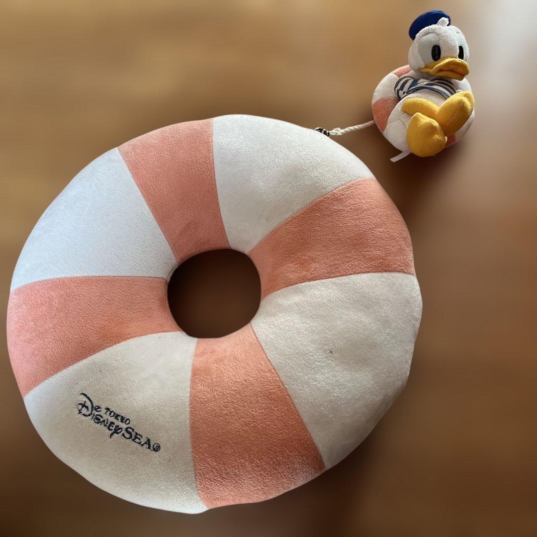 東京ディズニーシー ドナルドダック 浮き輪型クッション - メルカリ