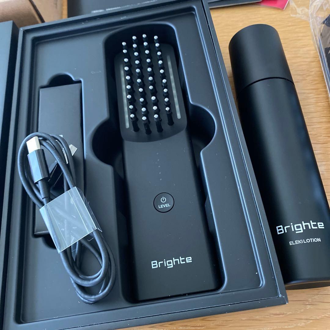 値下げ】ブライト エレキ ブラシ/化粧水・ポーチ付き
