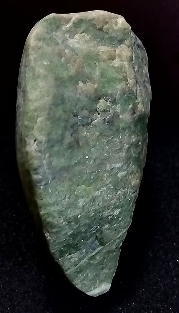 ☆翡翠原石☆糸魚川硬玉【大所川・転石・磨き0.6kg】 - メルカリ