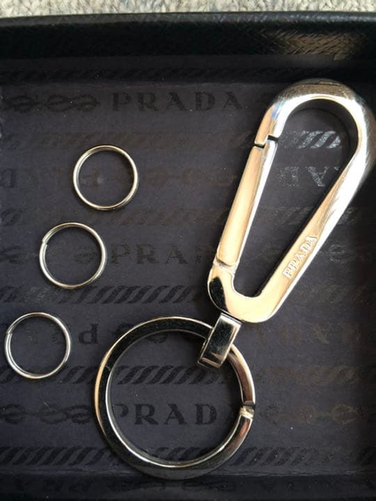 PRADA キーリング カラビナ 新品 プラダ - メルカリ