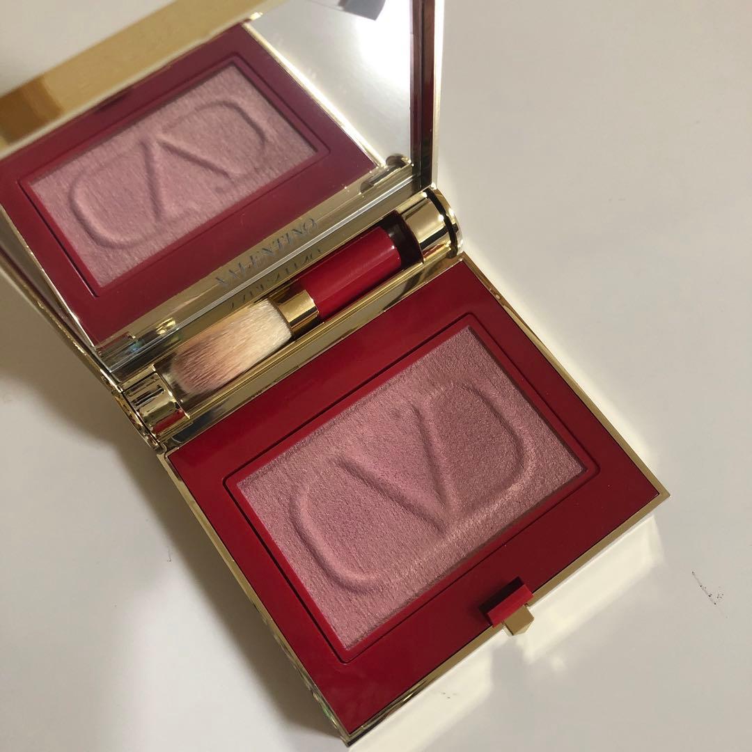 ヴァレンティノ　クリスマス限定　アイ2チーク パーティーエディション　03 アイ2チーク 03 ROSA EMOZIONE（パーティエディション