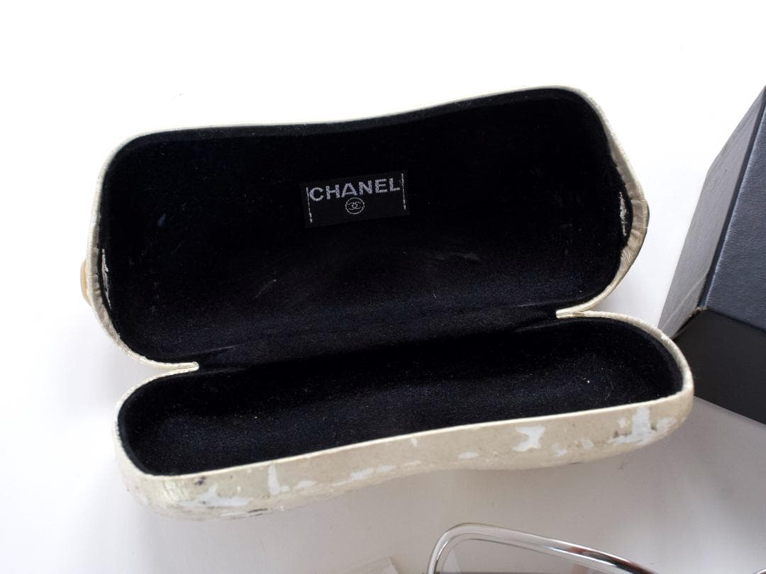 訳あり シャネル 4031 宇多田ヒカルモデル レンズ割れあり 702 - メルカリ