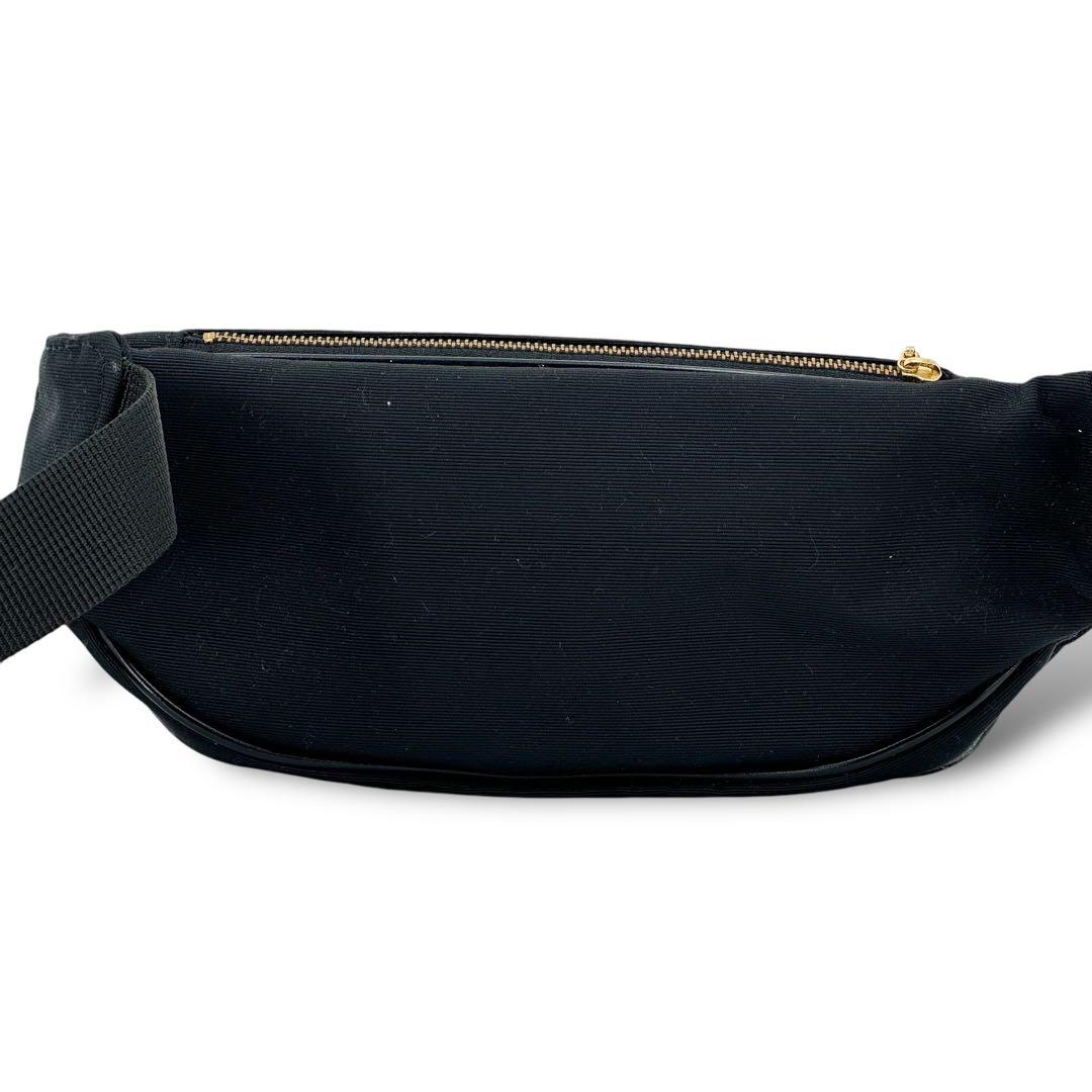 希少 未使用級 モスキーノ ビックロゴ ウエストバッグ ボディバッグ G