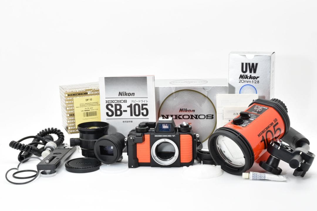 NIKONOS-V,20mm F2.8レンズフラッシュセット #2812 Nikonos-V + UW-Nikkor 20mm F2.8 + UW-Nikkor 28mm F2.8 Set – SHOWA