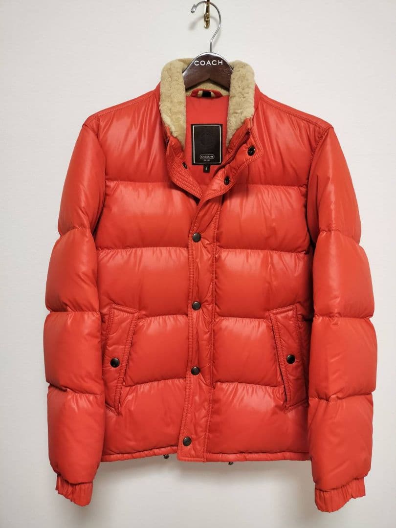 【最終価格】コーチ　ダウンジャケット　オレンジ ダウンジャケット/コート（オレンジ/橙色系・ショート丈）ファッション