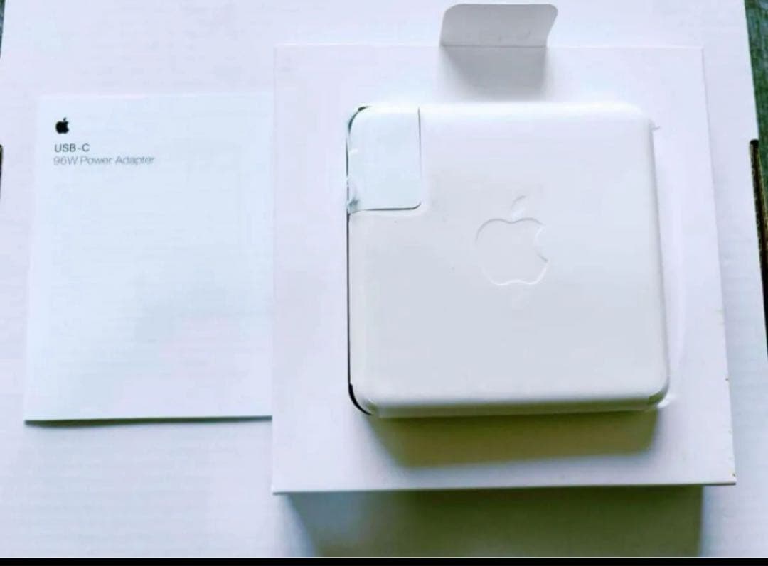 Apple純正の96W USB-C電源アダプタ - メルカリ