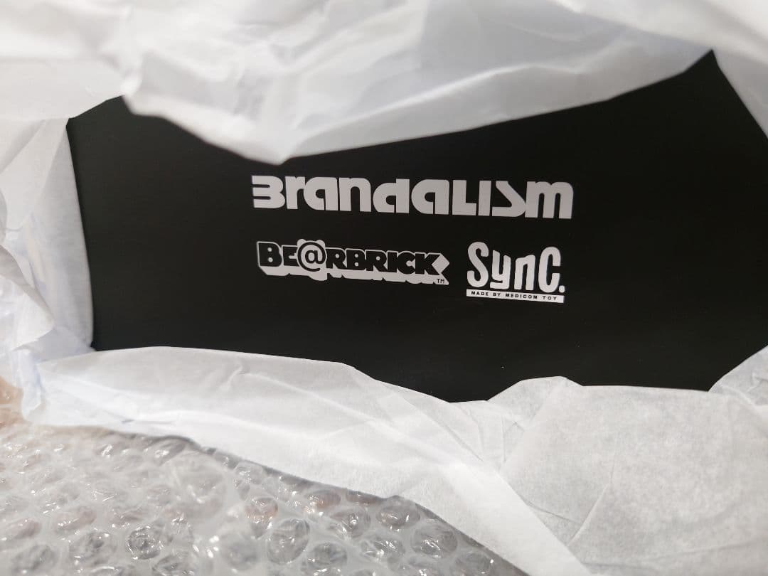 新品 BE@RBRICK FLOWER BOMBER 100％ & 400％ - メルカリ