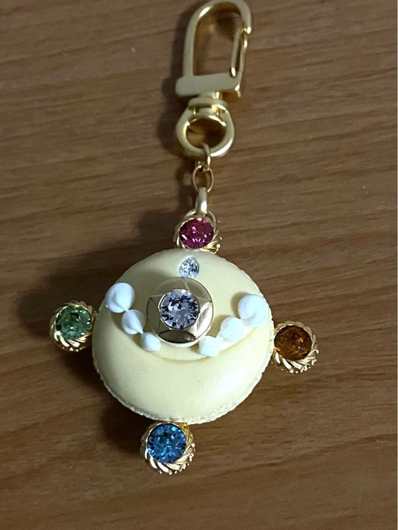 セーラームーン Q-pot 変身ブローチマカロン / キーホルダー Q-pot.×美少女戦士セーラームーン：美少女戦士セーラームーン 30周年