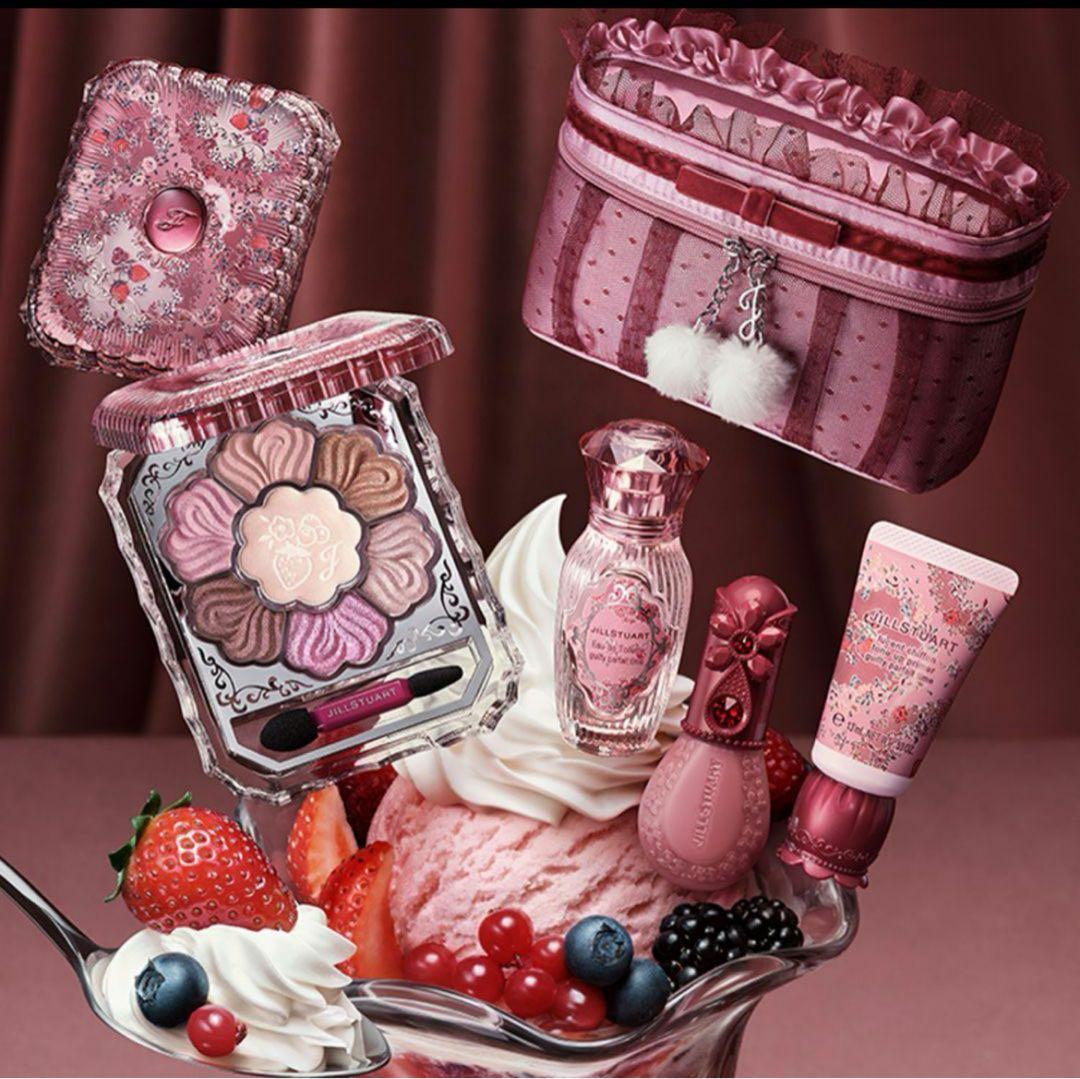 ち*ん様 ジルスチュアート クリスマスコフレ 2025 コスメ ギルティ