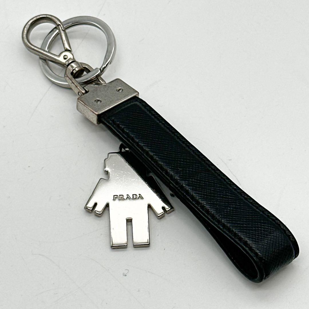 プラダ ロボット チャーム ロボ キーリング キーホルダー - メルカリ