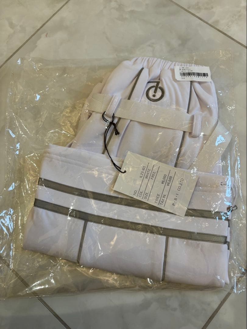 未使用品! ililil【イルイルイル】サイバーリフレクターレッグカバー ililil【イルイルイル】サイバーリフレクターレッグカバー 全2色 黒