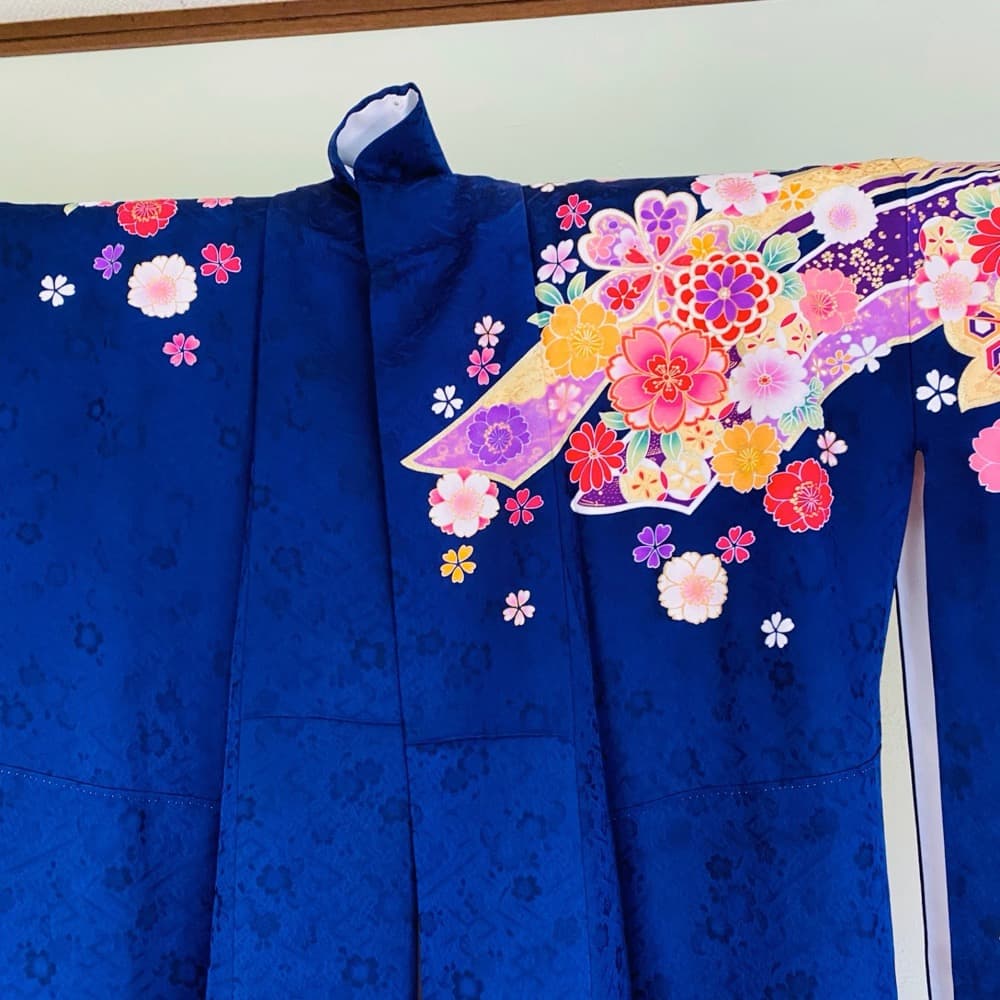 振袖 正絹 紺 熨斗目 桜 豪華金彩 暈し L 身丈169 裄68 成人式 - メルカリ