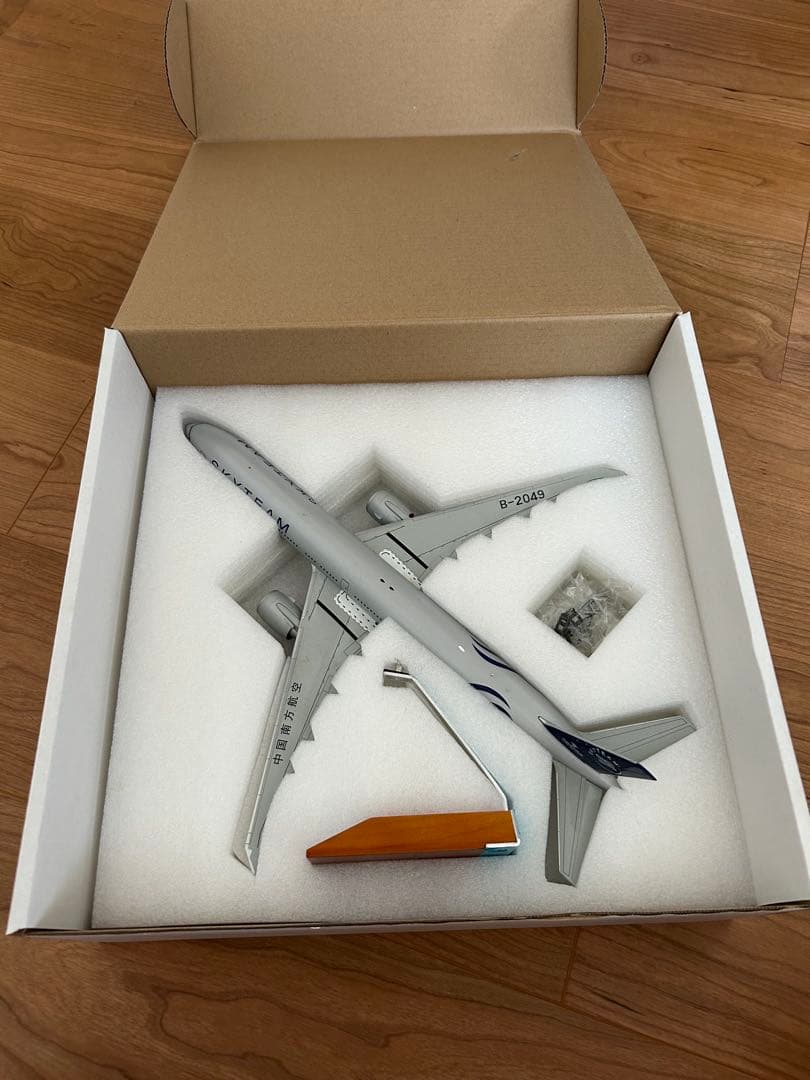 中国南方航空 B777-300ER sky team 特別塗装1/200