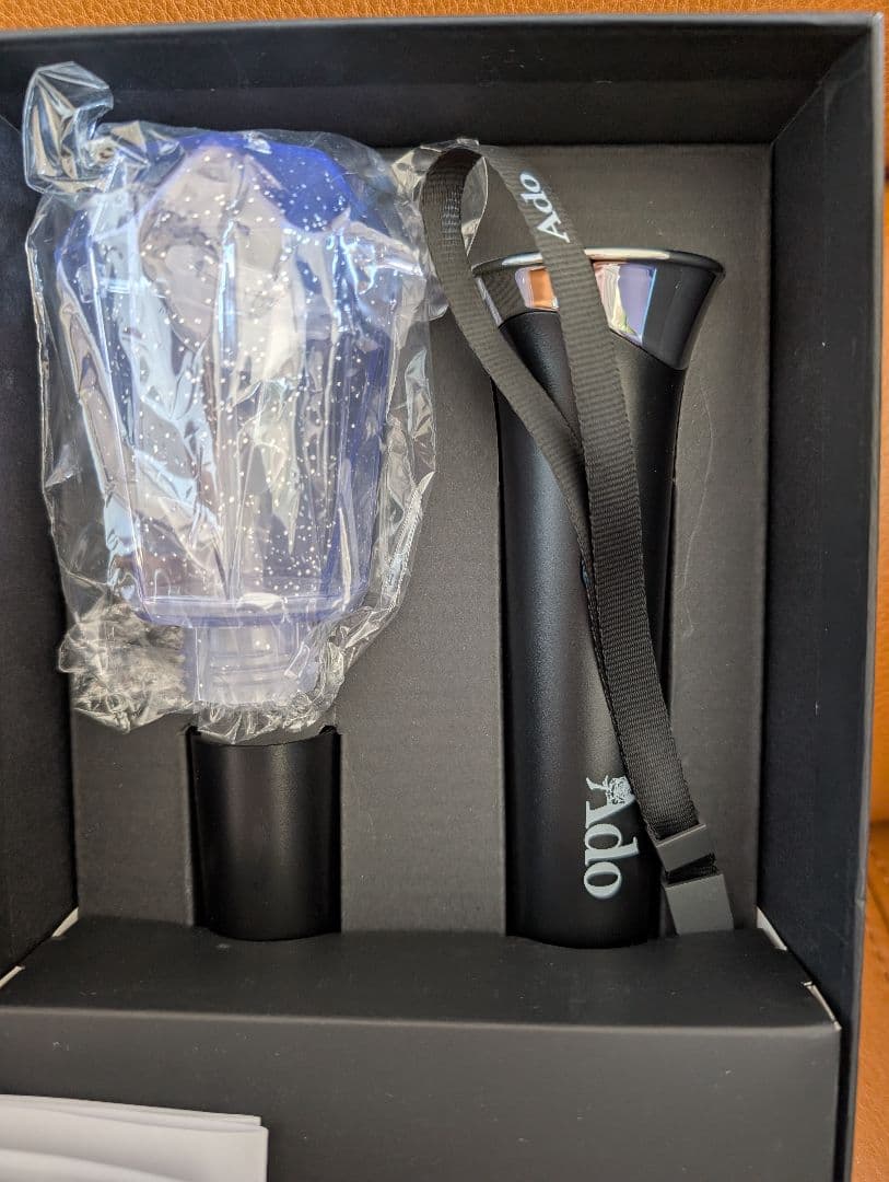 Ado 公式ペンライト 割とデカいかも？！キラキラペンライト - メルカリ