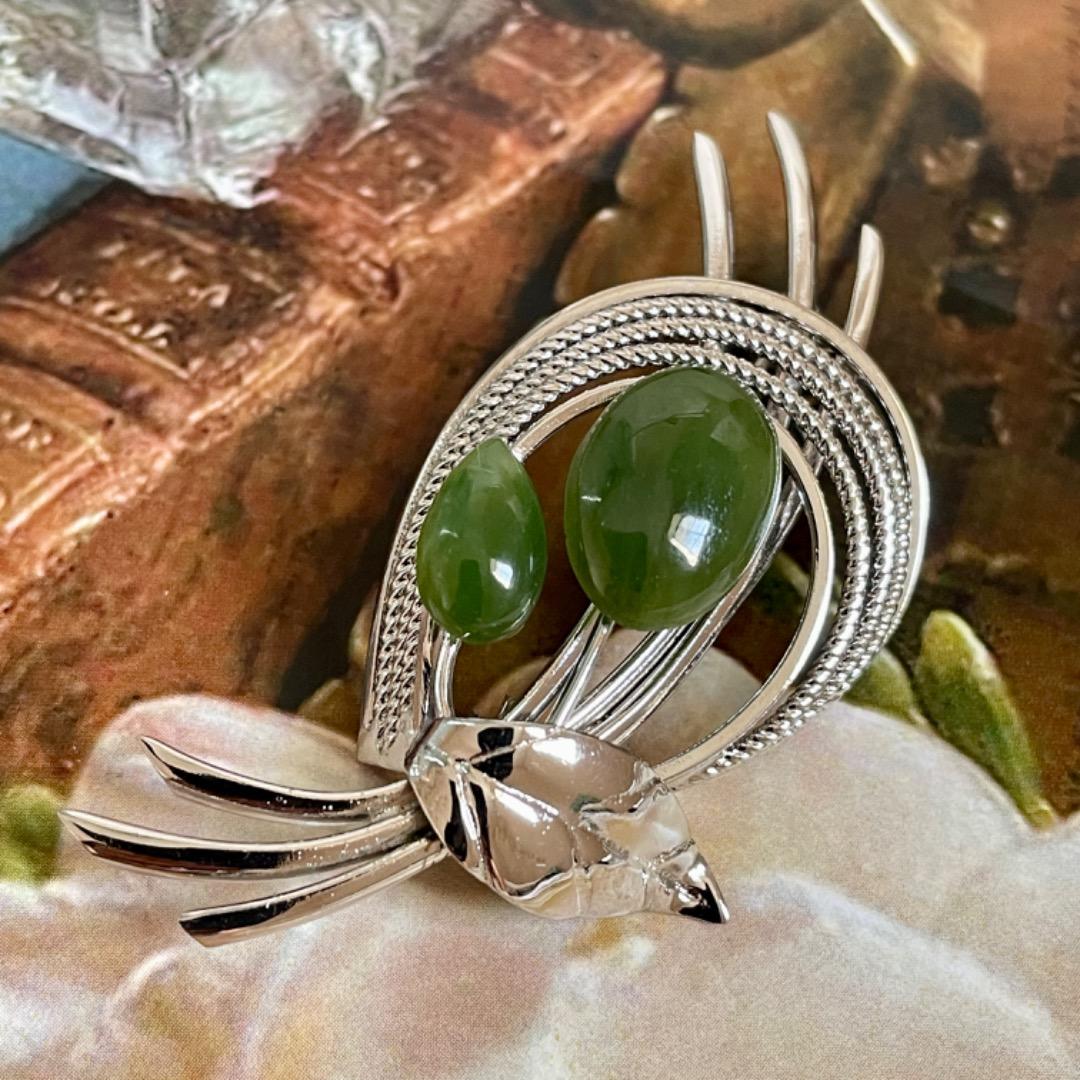 B25 美品 翡翠 ヒスイ 天然翡翠 ブローチ 天然石 お花 ヴィンテージ