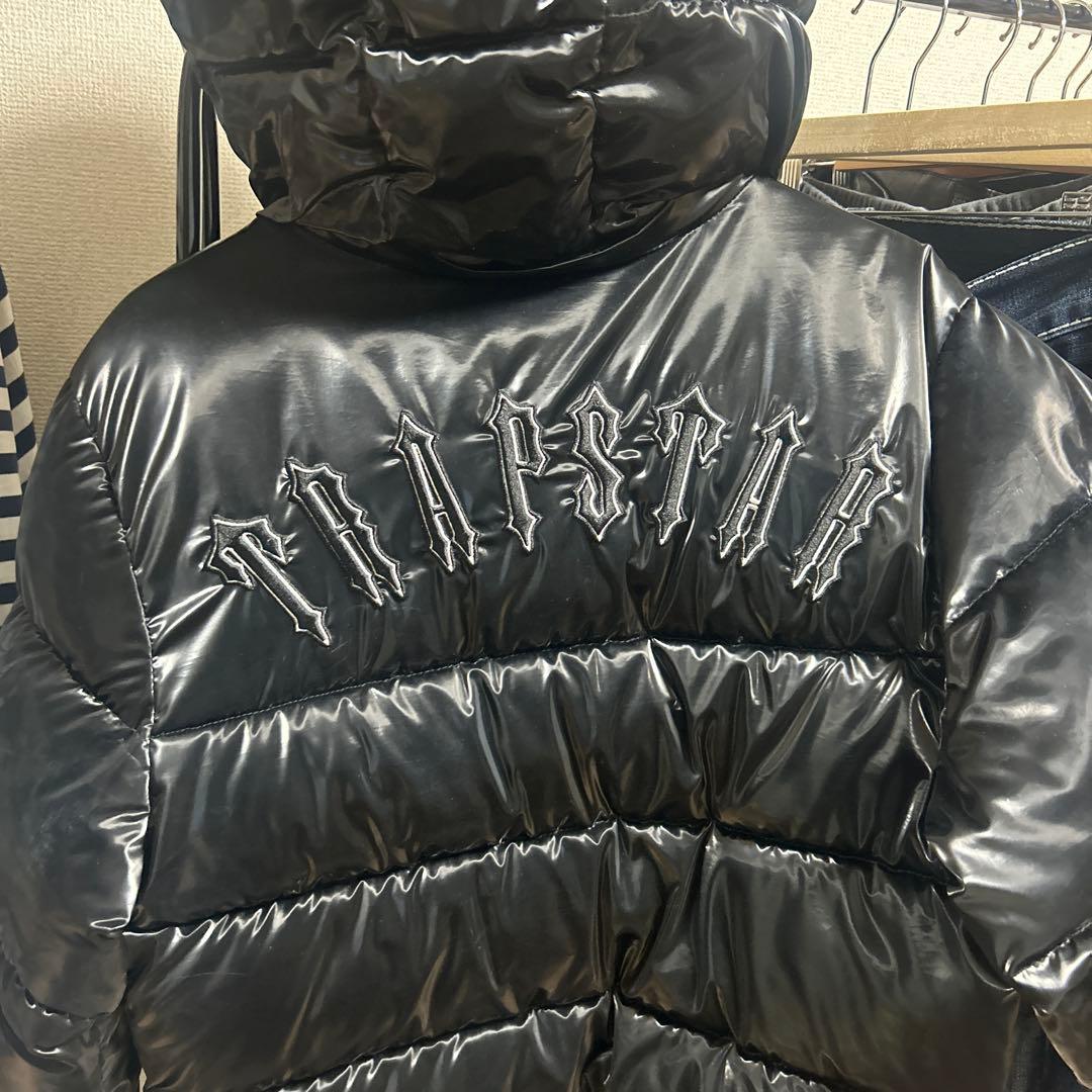 TRAPSTAR 黒 ダウンジャケット フード付き - メルカリ