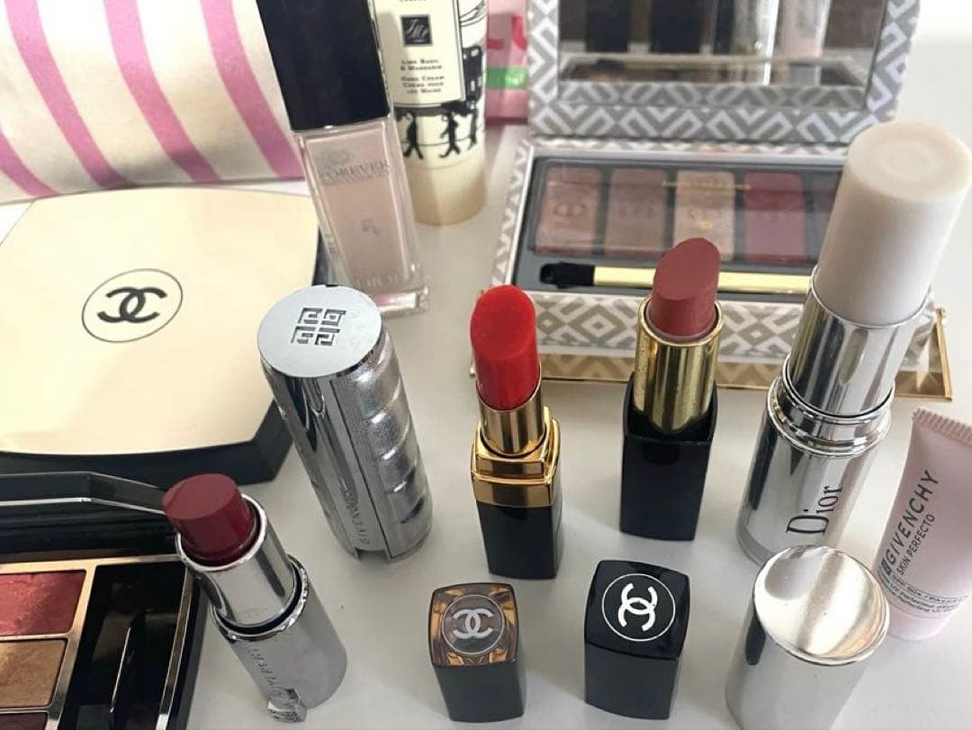 CHANEL、DIORホリデーYSLブラシ GIVENCHYデパコス等まとめ売り