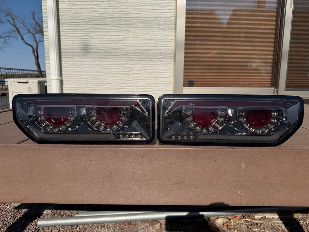 ジムニーJB64/74 クリスタルアイ製 バルカンLEDテールランプ スモーク JB64 ジムニー/JB74 シエラ/JC74 ノマド バルカンファイバーLEDテール