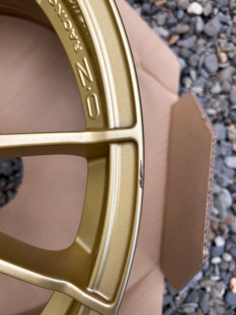 値下げ①OZウルトラレッジェーラ18インチゴールド5穴PCD100オフセット