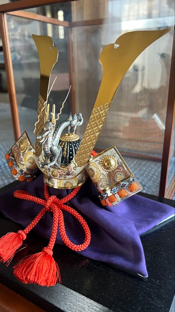 純銀 兜 (剣付) 銀細工 関工芸 武比古 ケース飾り - メルカリ