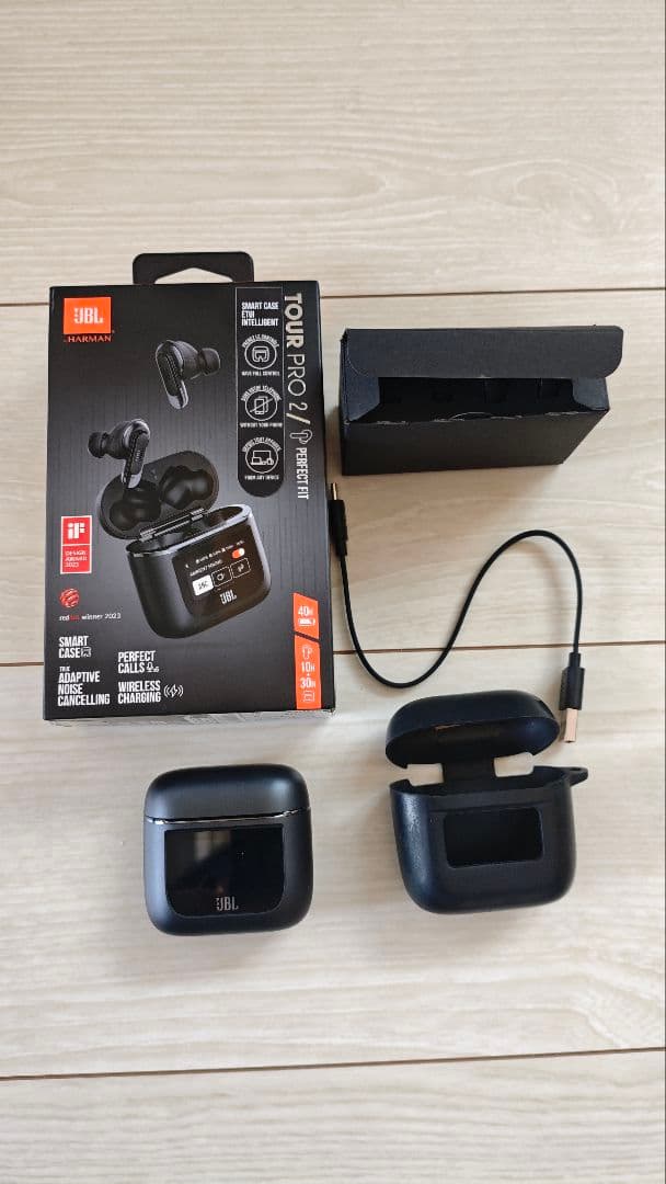 JBL TOUR PRO 2ワイヤレスイヤホン　ブラック　ラバーケース付き Amazon | JBL TOUR PRO 2 用 ケース カバー +2枚フィルム 【NOUKAJU