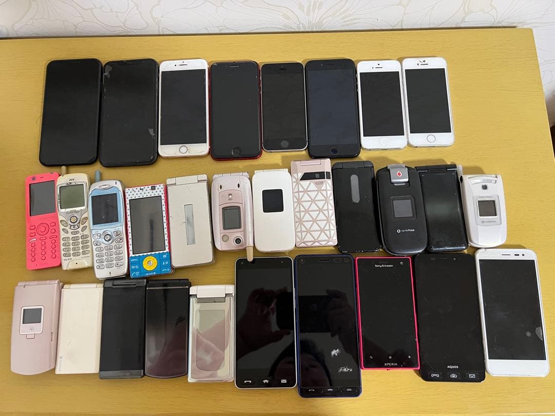 i phone ガラケースマートフォン本体 台まとめ売り ジャンク 部品取り Yahoo!オークション -「部品取りジャンク」(携帯電話、スマートフォン