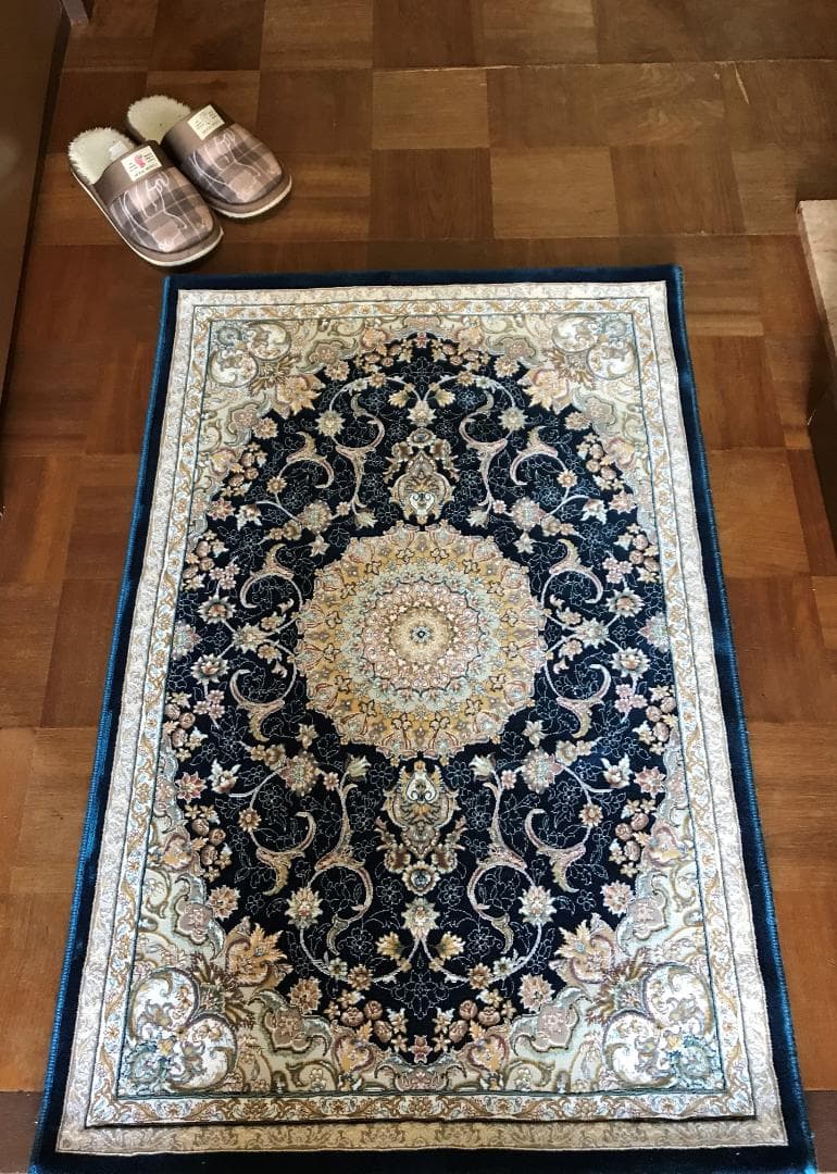 225万ノット、超高密度織！本場イラン産 絨毯 60×90cm‐201601 - メルカリ