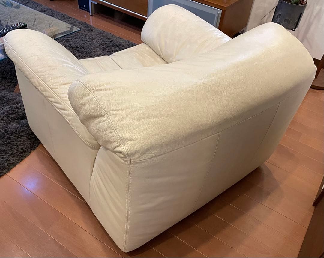 IDC大塚家具1人掛け総革張りソファ（送料12,込）