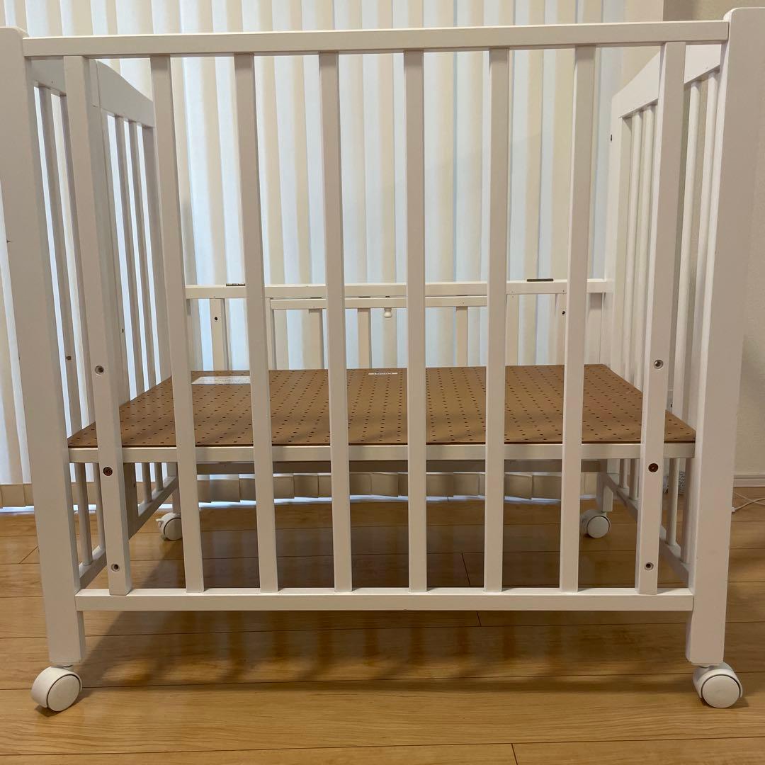 カトージ ホワイト ミニベビーベッド キャスター付き 60×90 品番02700