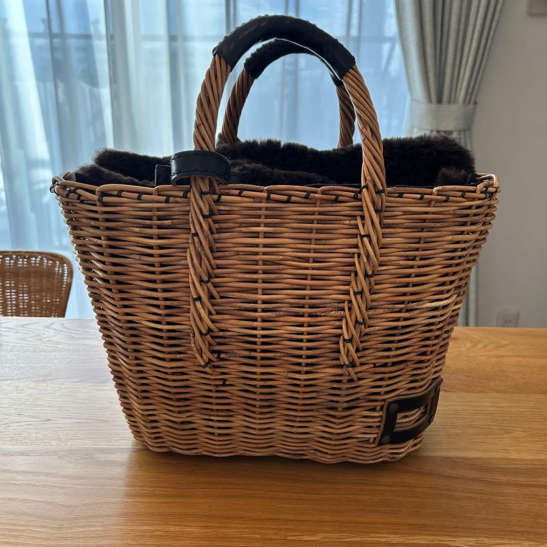 ebagos(エバゴス)のファー被せ付きかごバッグ - メルカリ