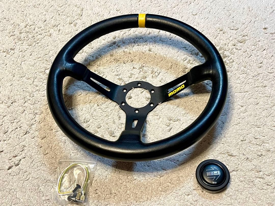 momo ステアリング 3スポーク 黒 - メルカリ