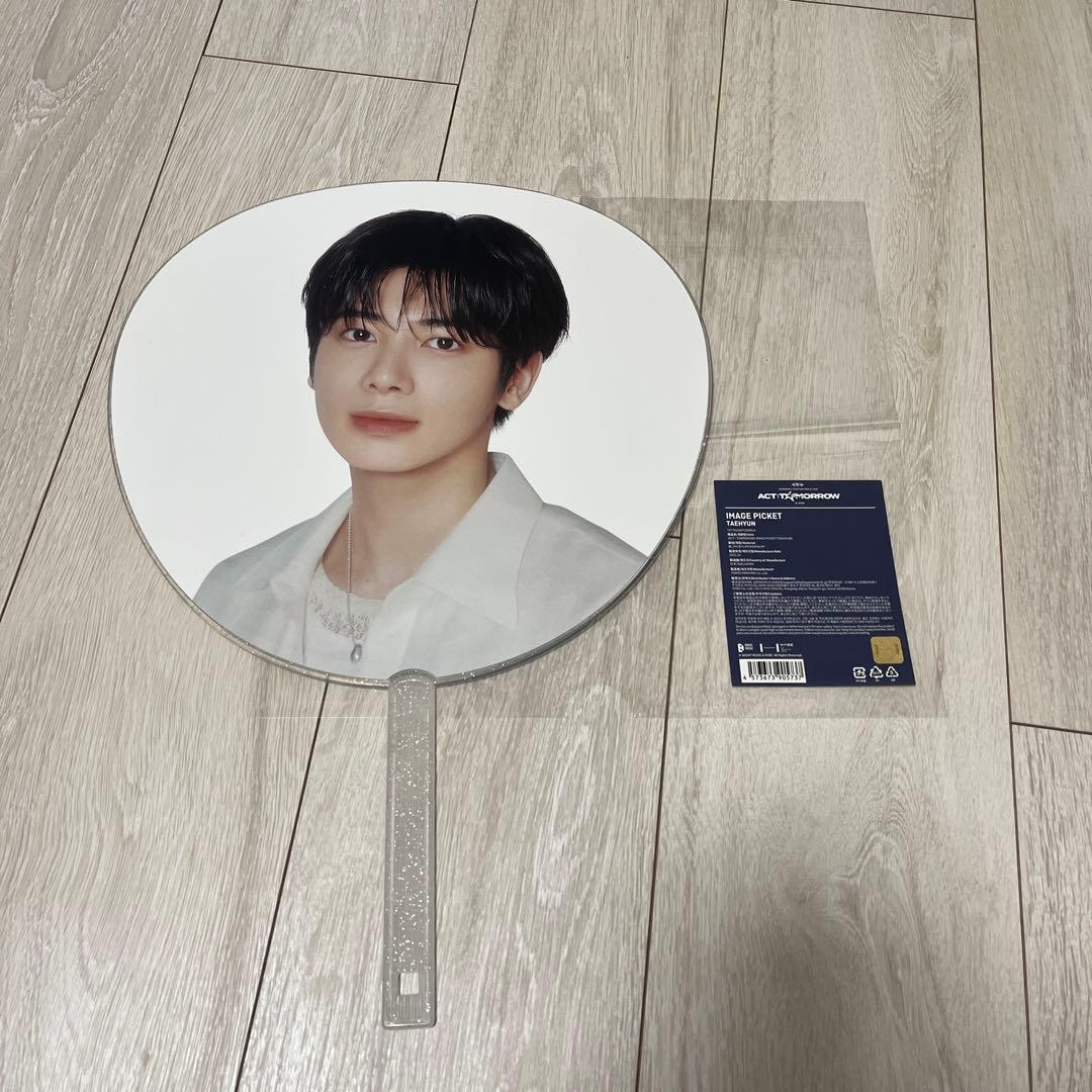 TOMORROH X TOGETHERテヒョンACT:TOMORROWうちわ日本 - メルカリ
