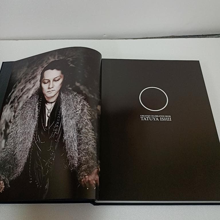 ◇石井竜也 写真集 GREAT50 CELEBRATION BOOK 箱付き - メルカリ