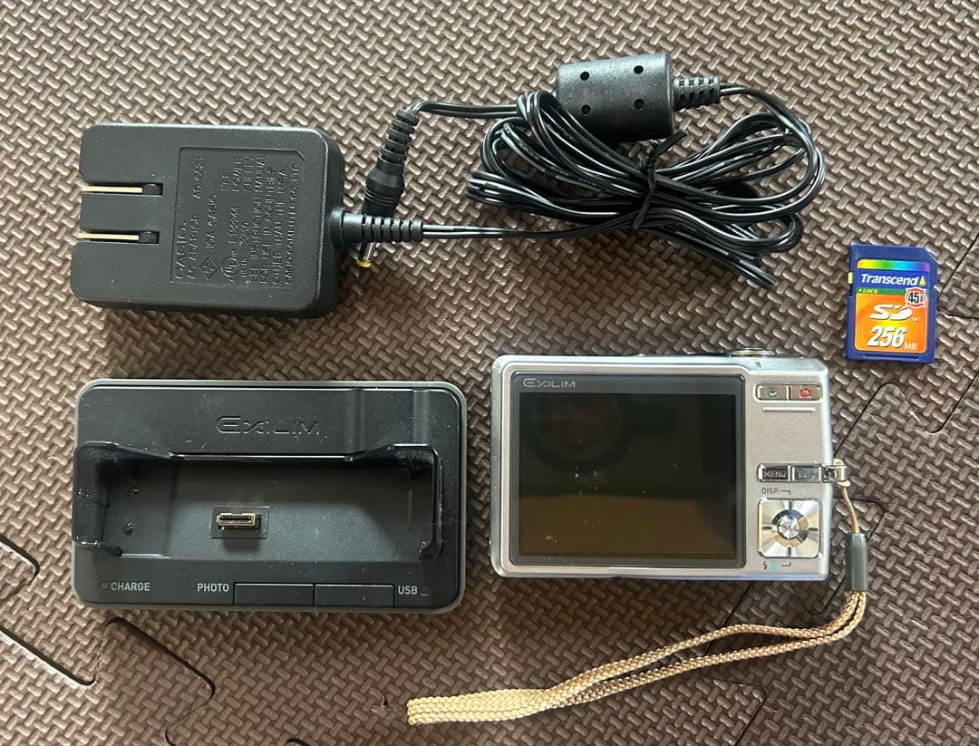 CASIO EXILIM EX-Z500 コンパクトデジタルカメラ - メルカリ