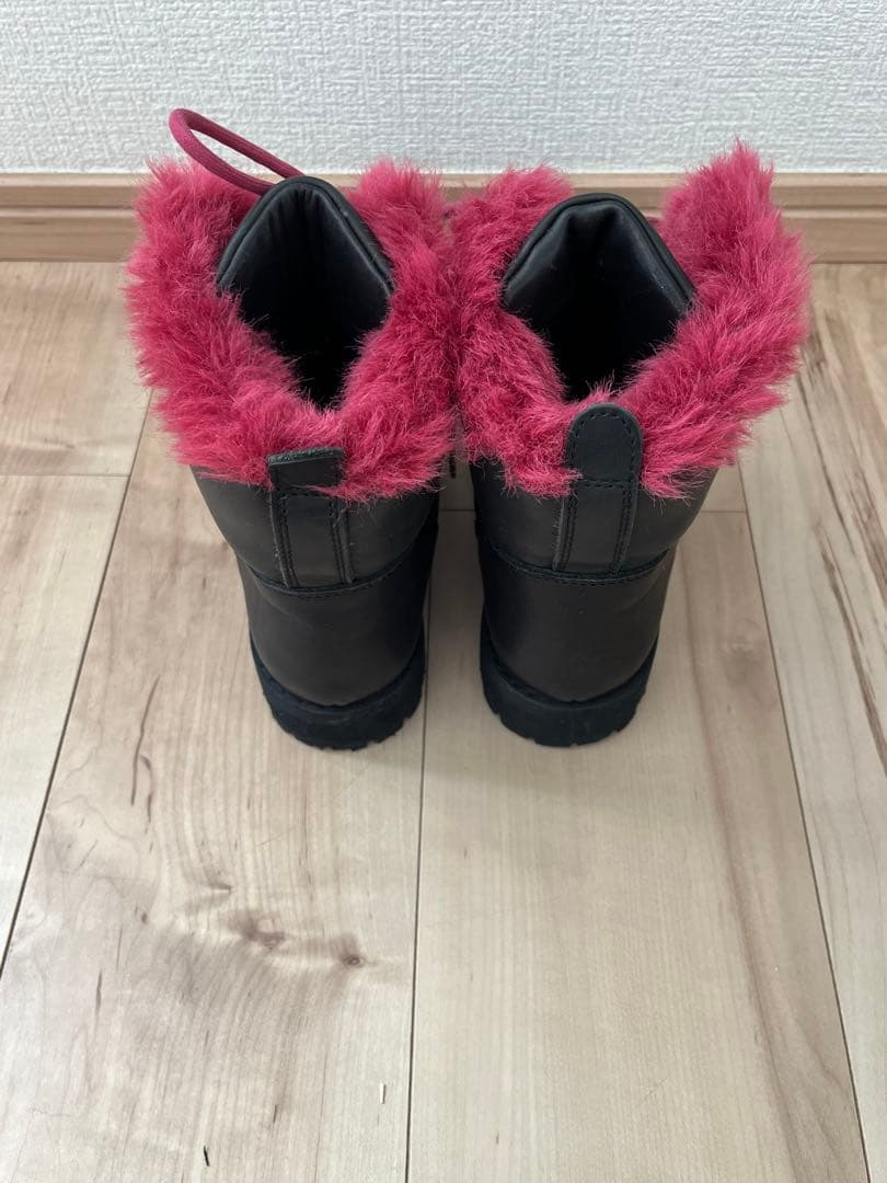 LIMI feu】ファー付きブーツ ブラック/ピンク
