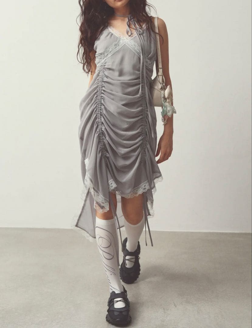 PELLICULE グレー フリル レース キャミソールワンピース - メルカリ